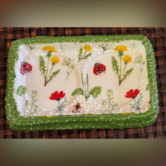 Wildflower collection w/Lady Bugs &  Bees Salt n Pepper Shaker - Picture 2 of 4